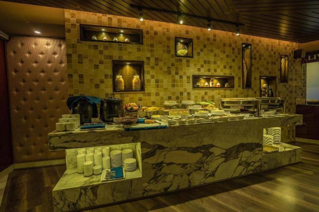 Hotel Castle Salam Khulna Extérieur photo