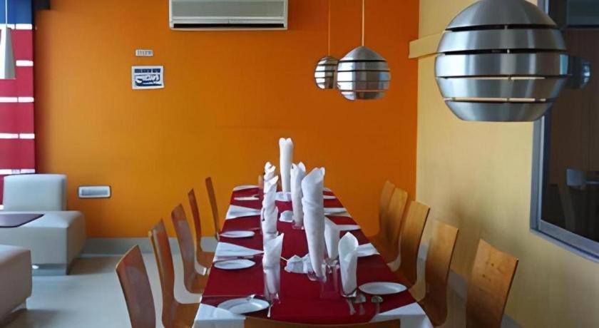 Hotel Castle Salam Khulna Extérieur photo